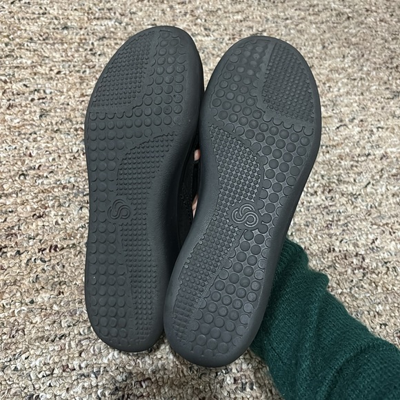 Cloudsteppers by Clark’s cushion soft women’s black slip ons size 8.5 - Picture 3 of 3